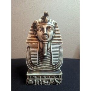 Egyptian Pharaoh Tutankamun Statue
